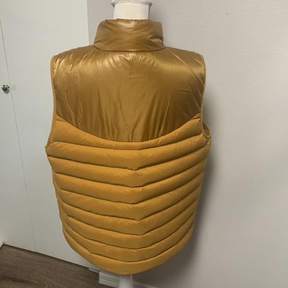 Lululemon Down Vest - Picture 5 of 11